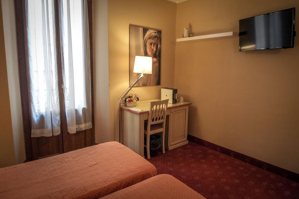 Hotel Astoria Cremona Exterior foto