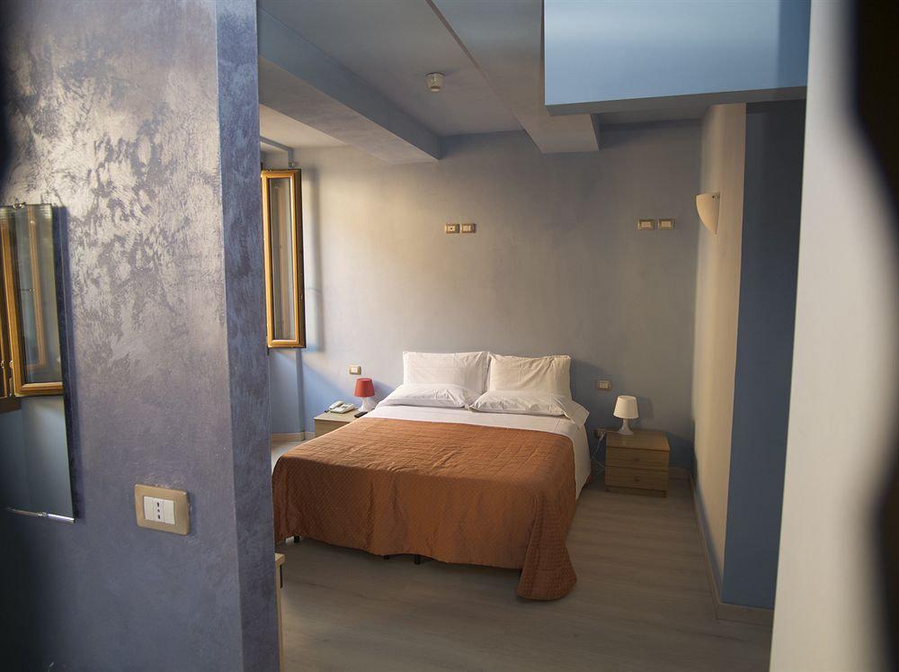 Hotel Astoria Cremona Exterior foto